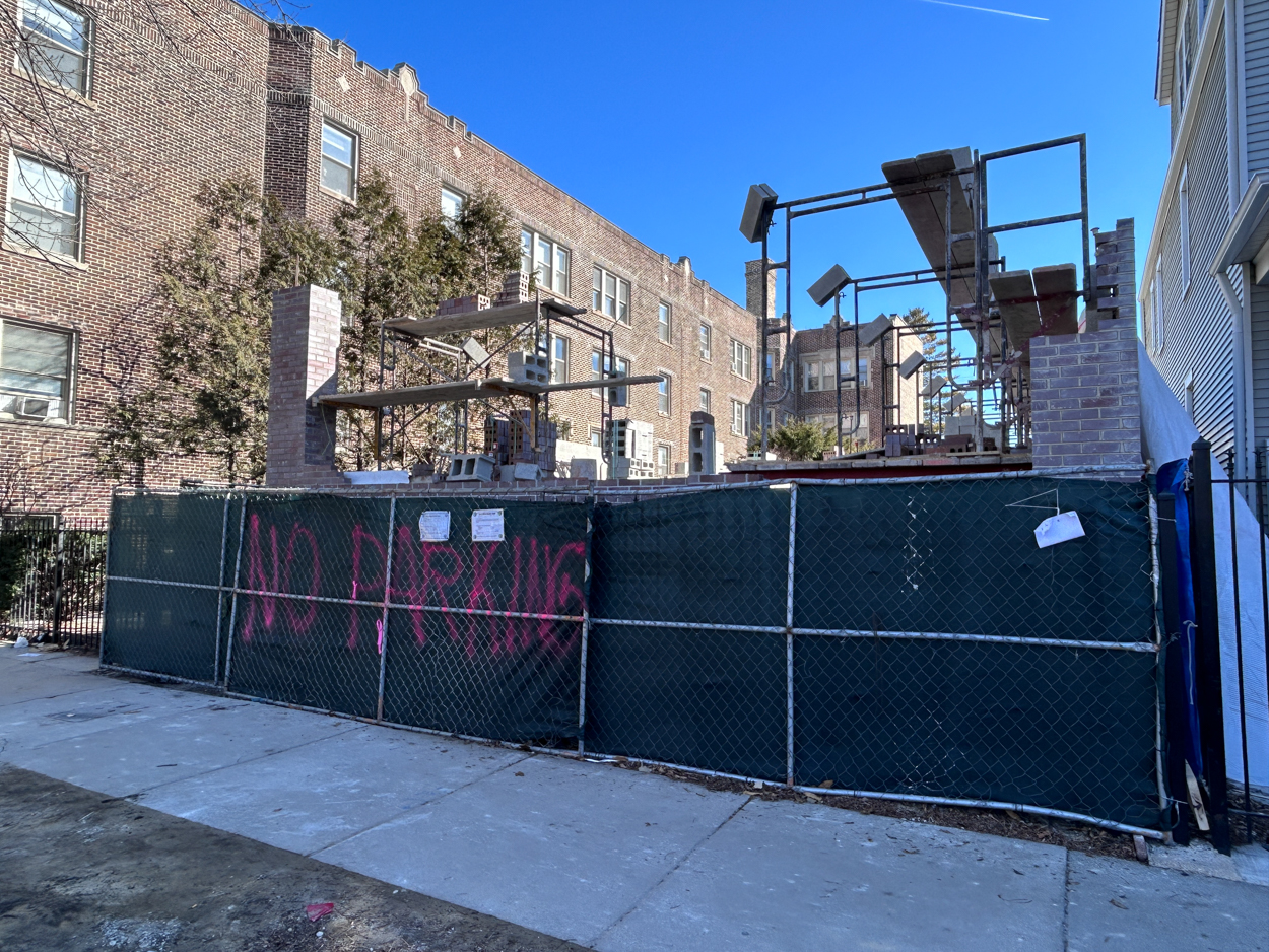 4913 North Damen Avenue construction update march 2026