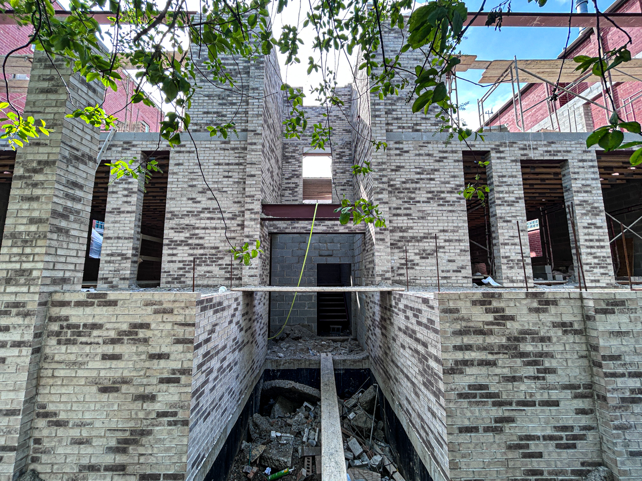 1658 North Burling Street construction