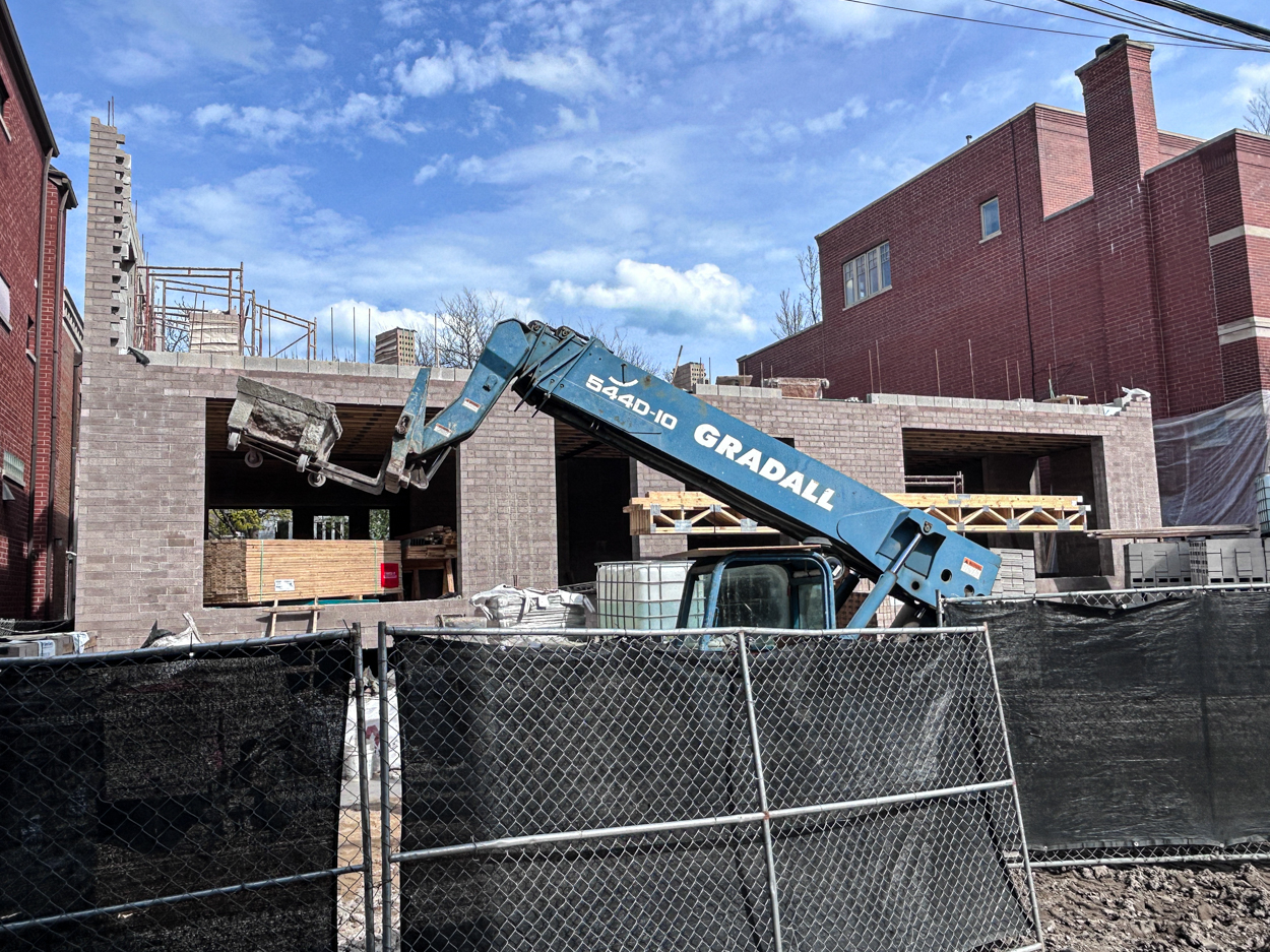 1658 North Burling Street construction