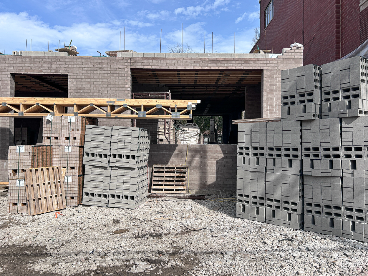 1658 North Burling Street construction