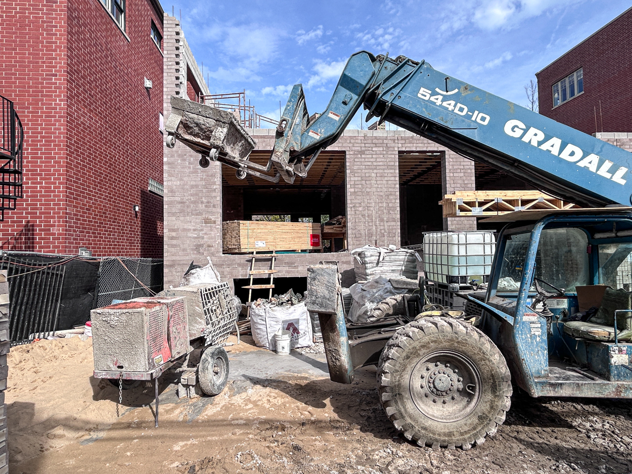 1658 North Burling Street construction