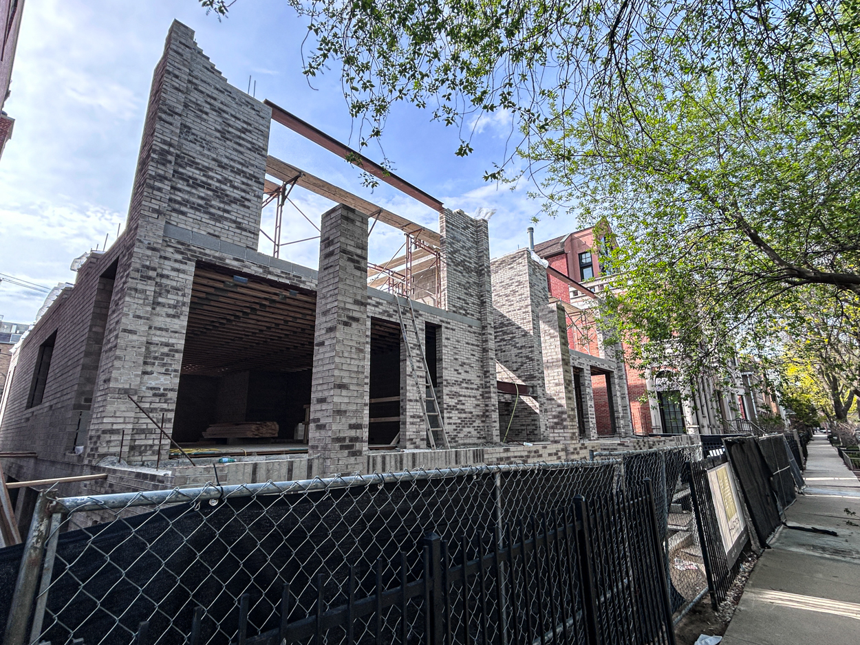 1658 North Burling Street construction