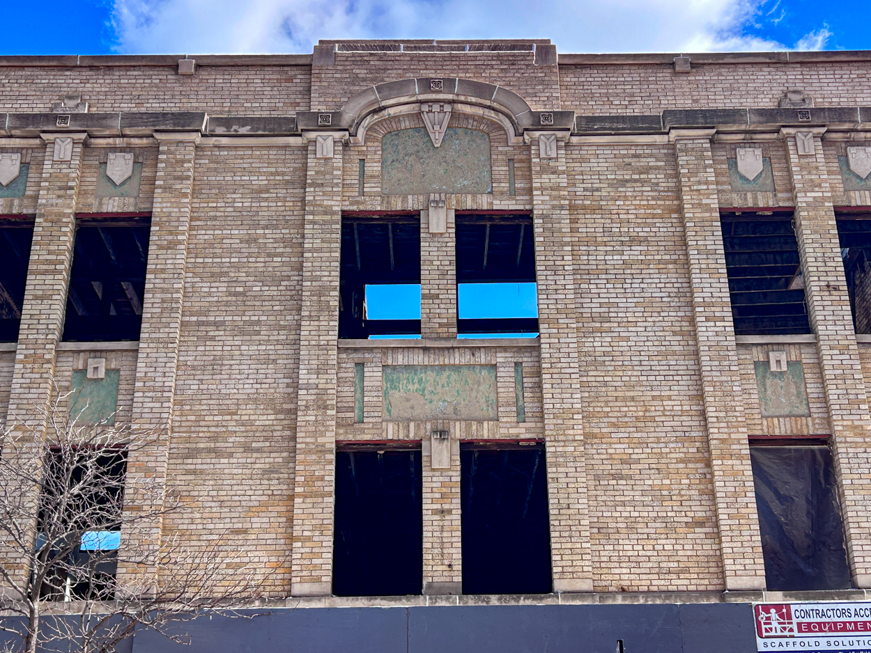 Leon Hotel 2701 North Clark Street renovations underway
