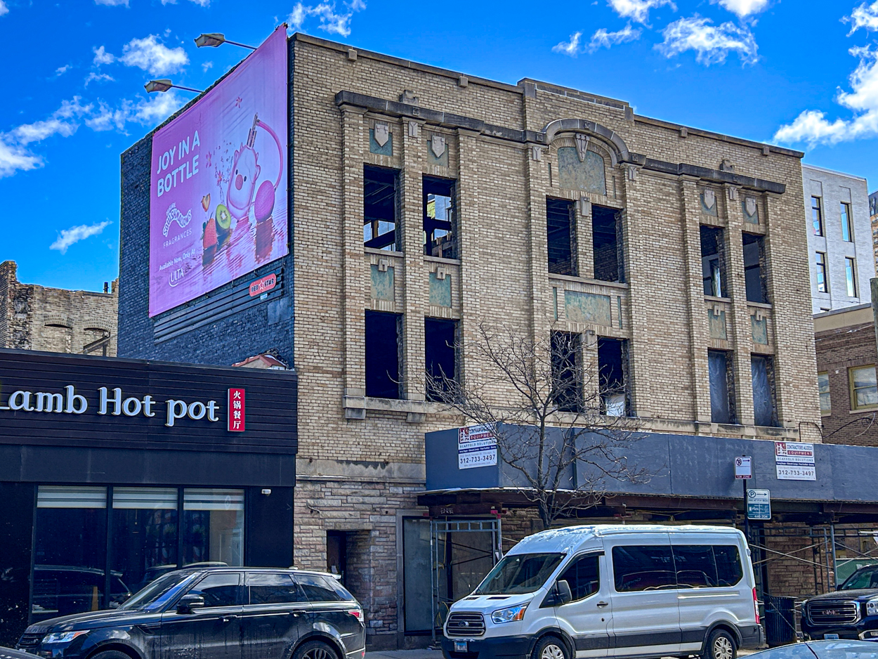 Leon Hotel 2701 North Clark Street renovations underway