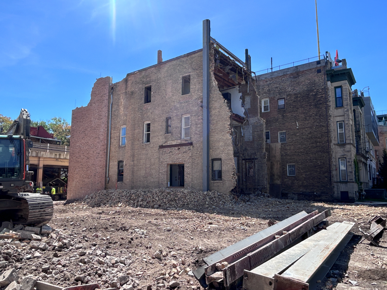 3627 North Sheffield demolition resumes
