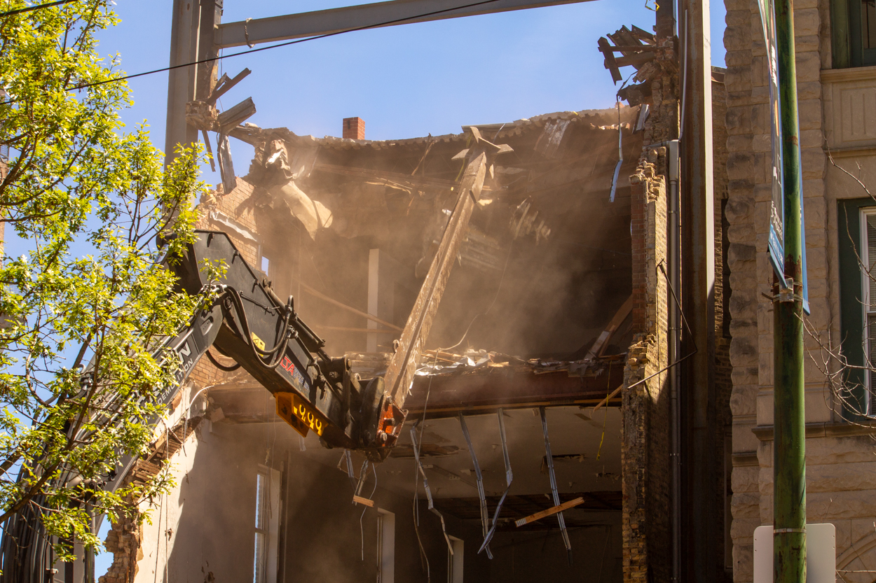 3627 North Sheffield demolition resumes