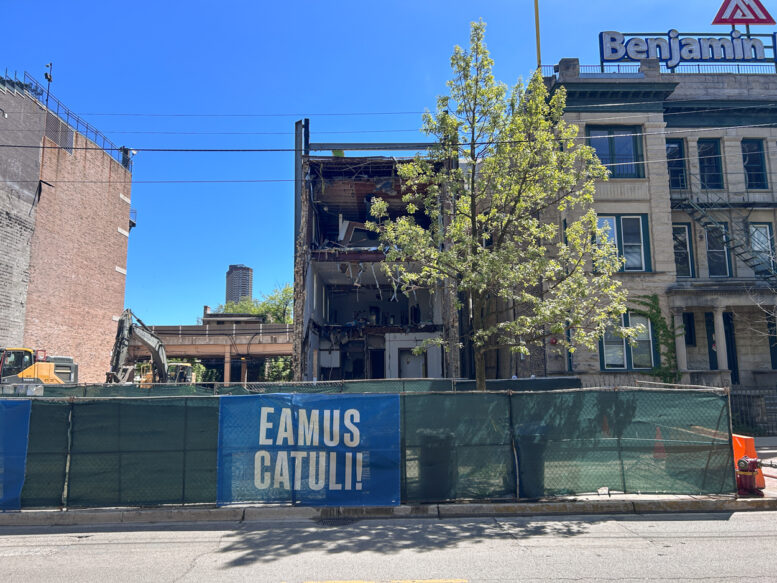 3627 North Sheffield Avenue demolition resumes