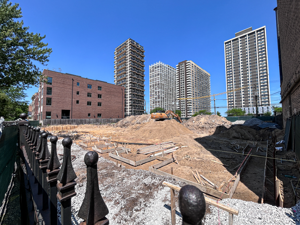 6143 North Kenmore Avenue construction underway