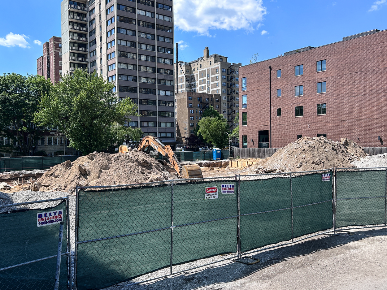 6143 North Kenmore Avenue construction underway