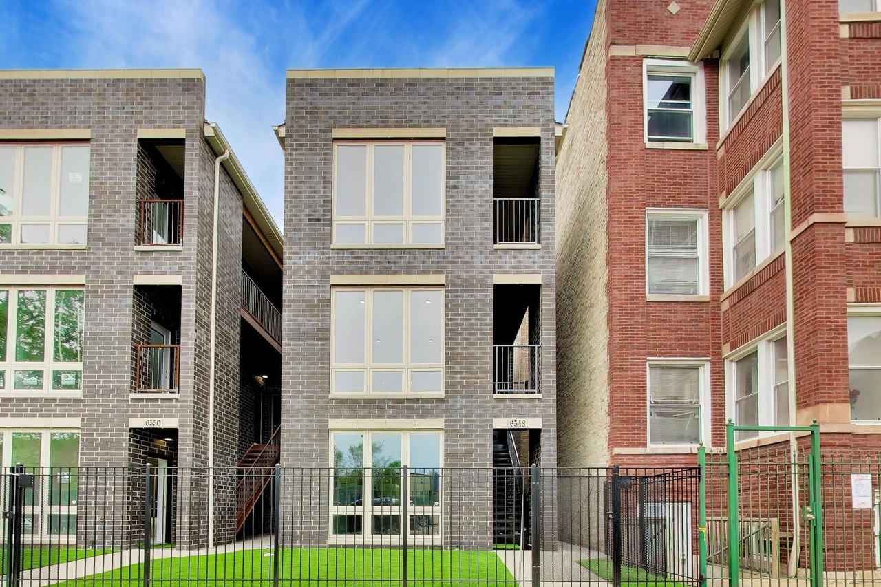 Listing photo of 6550 South Maryland Avenue rental, via redfin