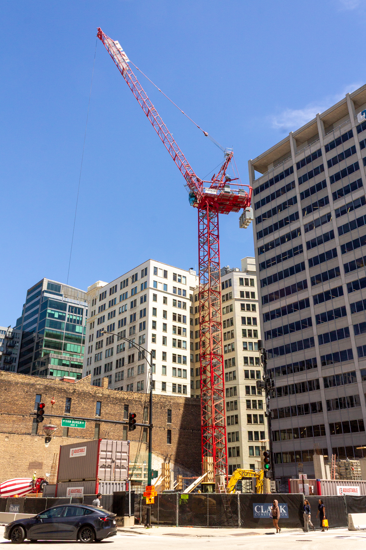 566 West Van Buren tower crane