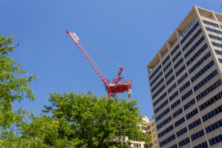 566 West Van Buren tower crane
