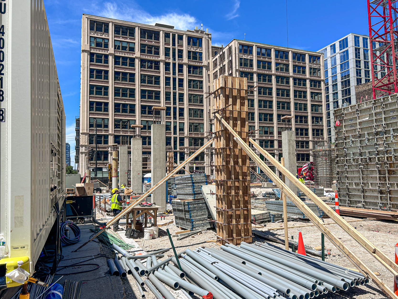 566 West Van Buren tower crane