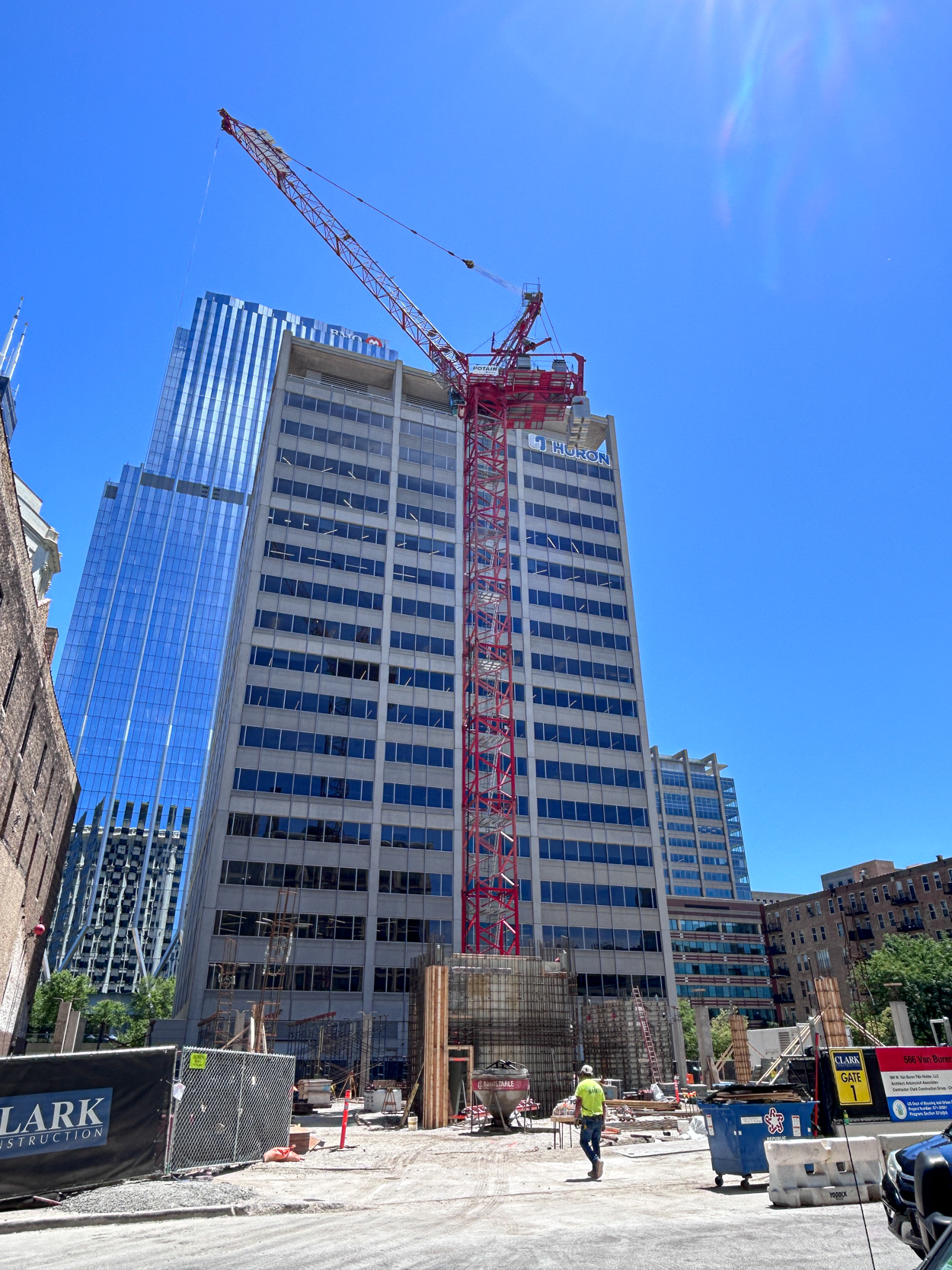 566 West Van Buren tower crane