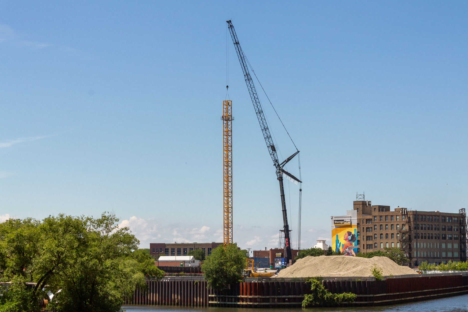 Halsted Pointe tower crane assembly