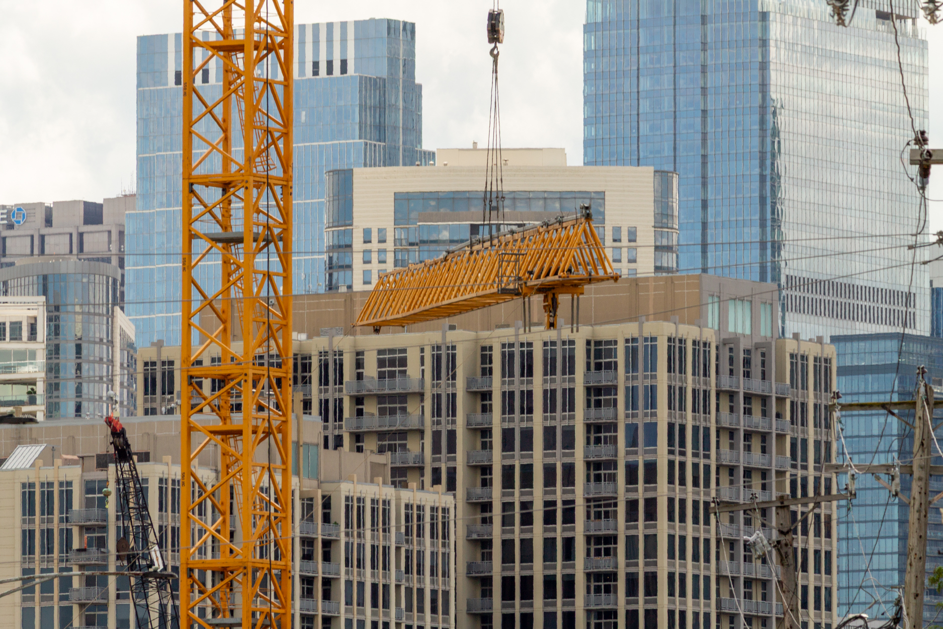 Halsted Pointe tower crane assembly