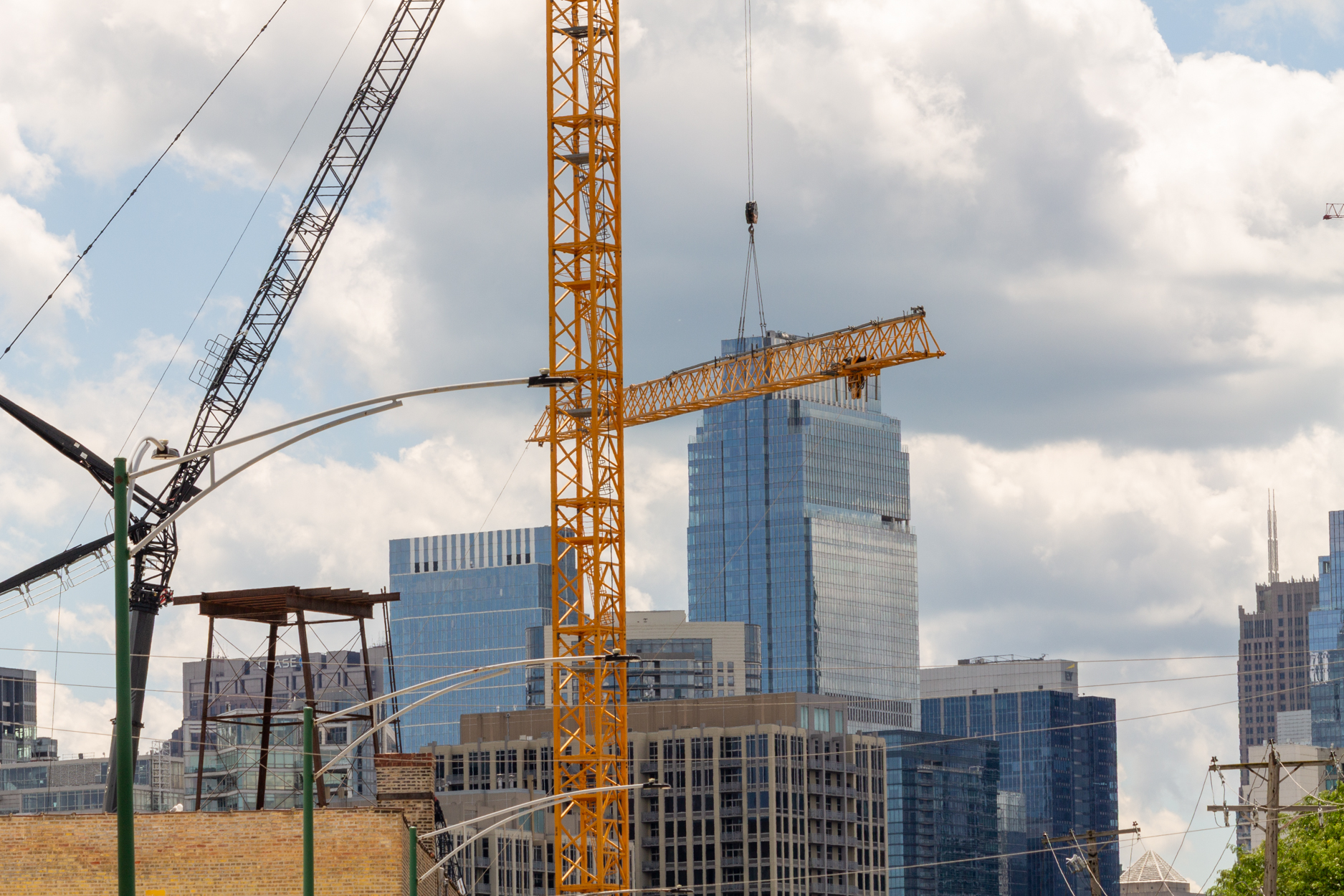 Halsted Pointe tower crane assembly