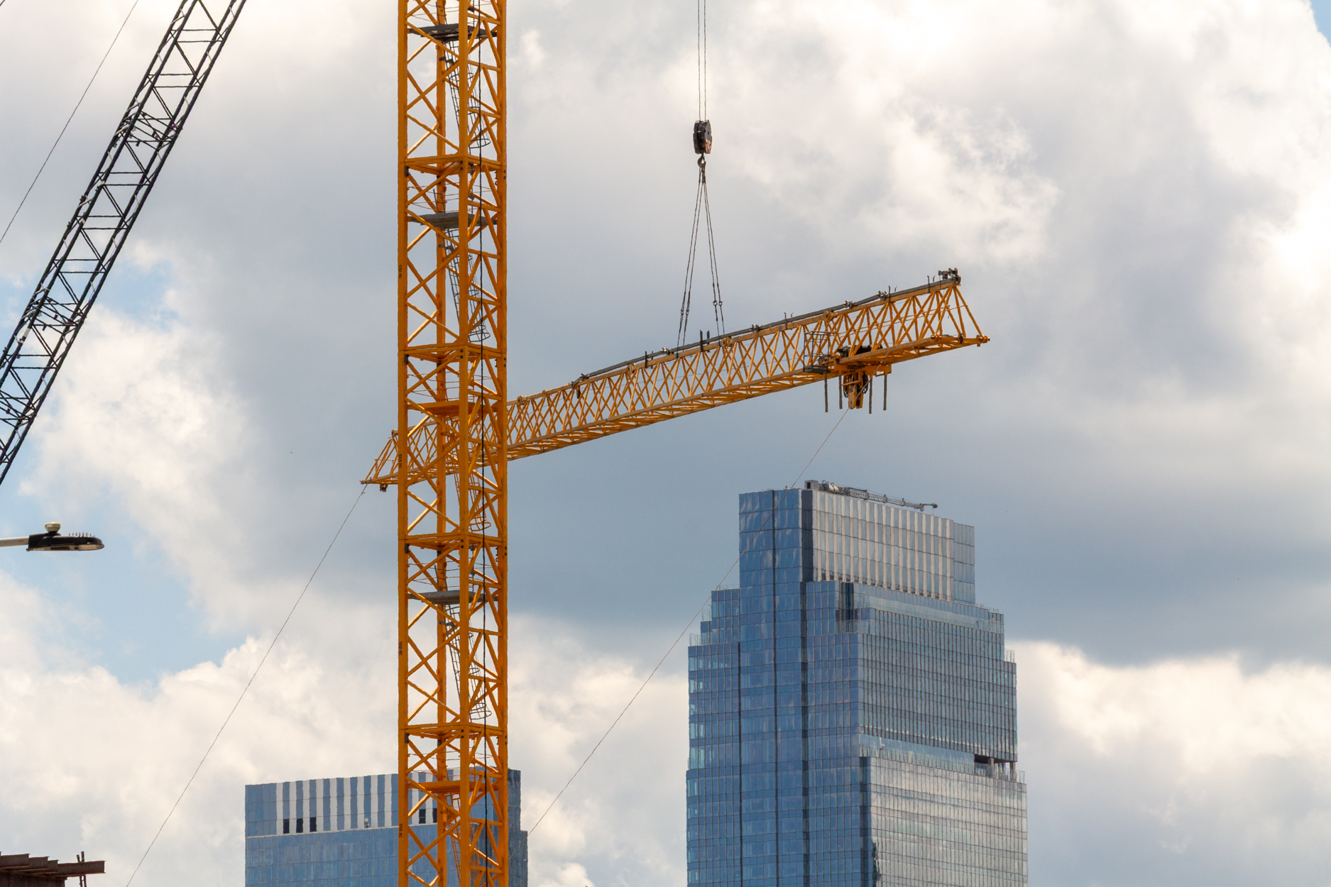 Halsted Pointe tower crane assembly