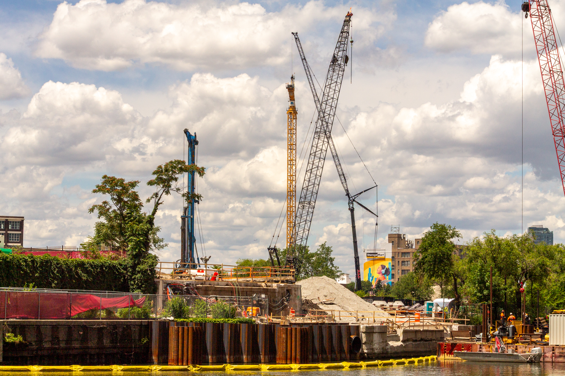 Halsted Pointe tower crane assembly