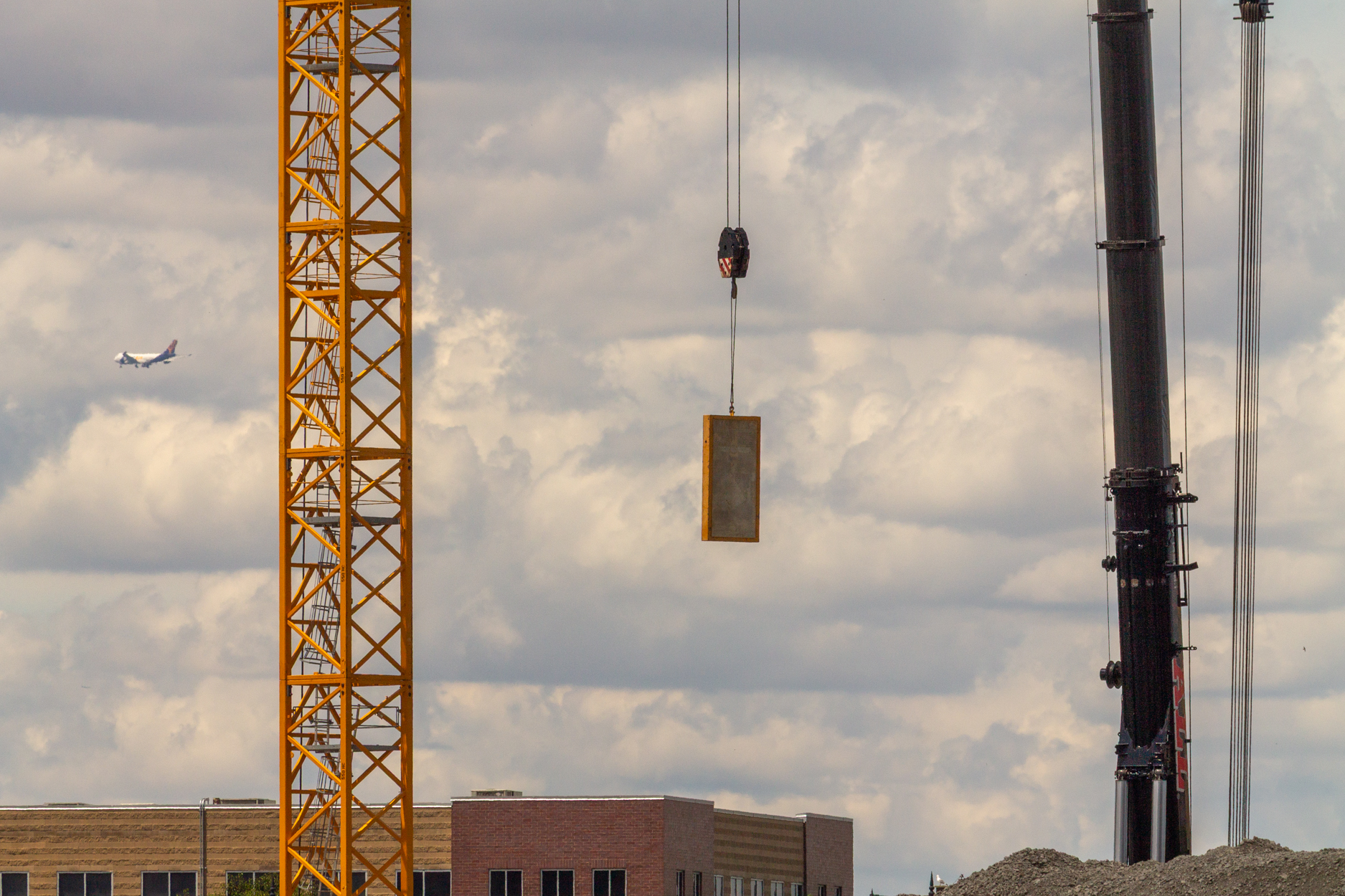 Halsted Pointe tower crane assembly