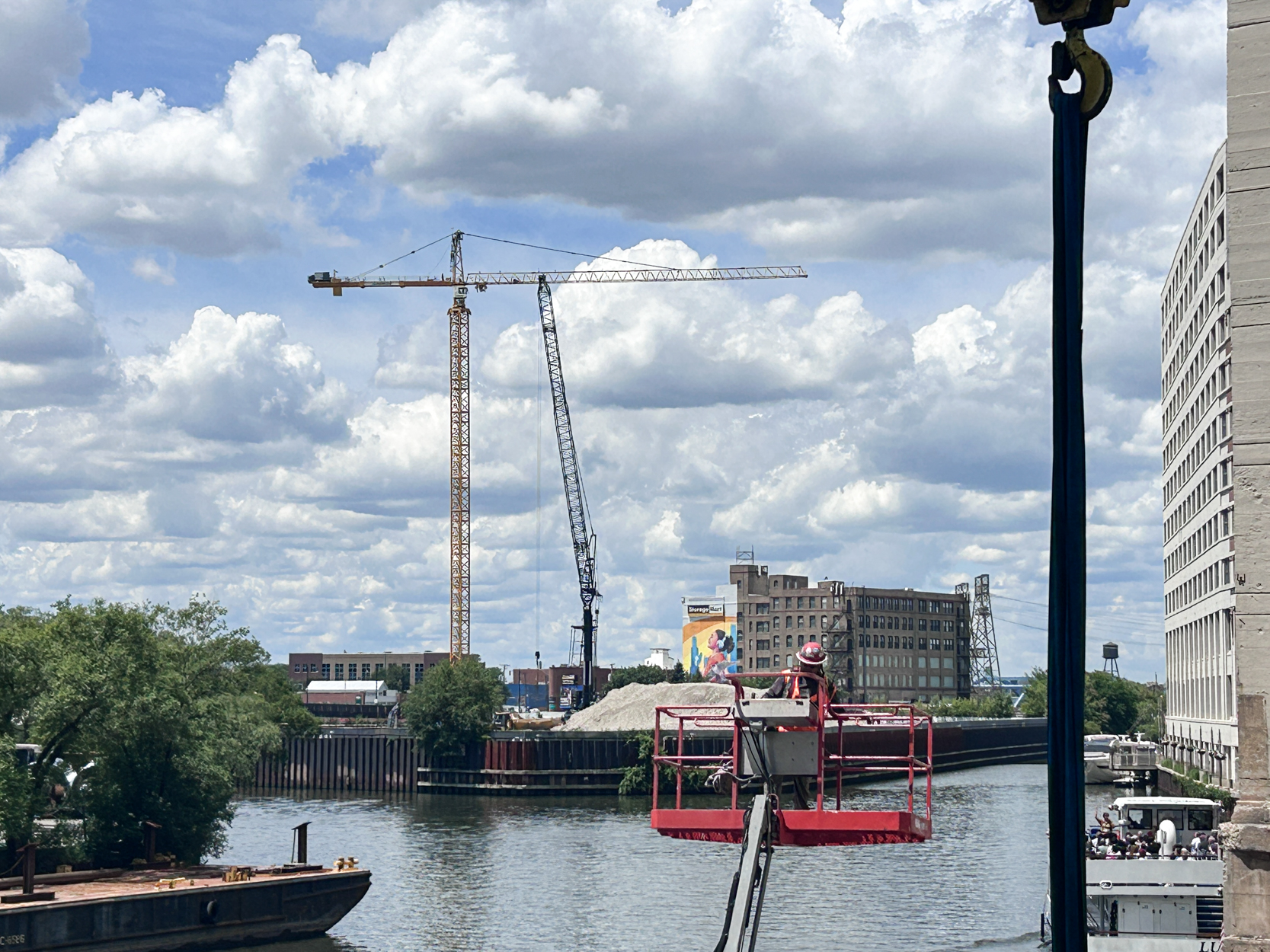 Halsted Pointe tower crane assembly