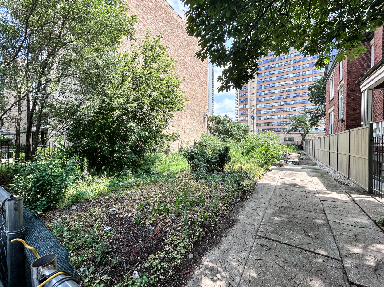 6027 North Kenmore Avenue construction permitted