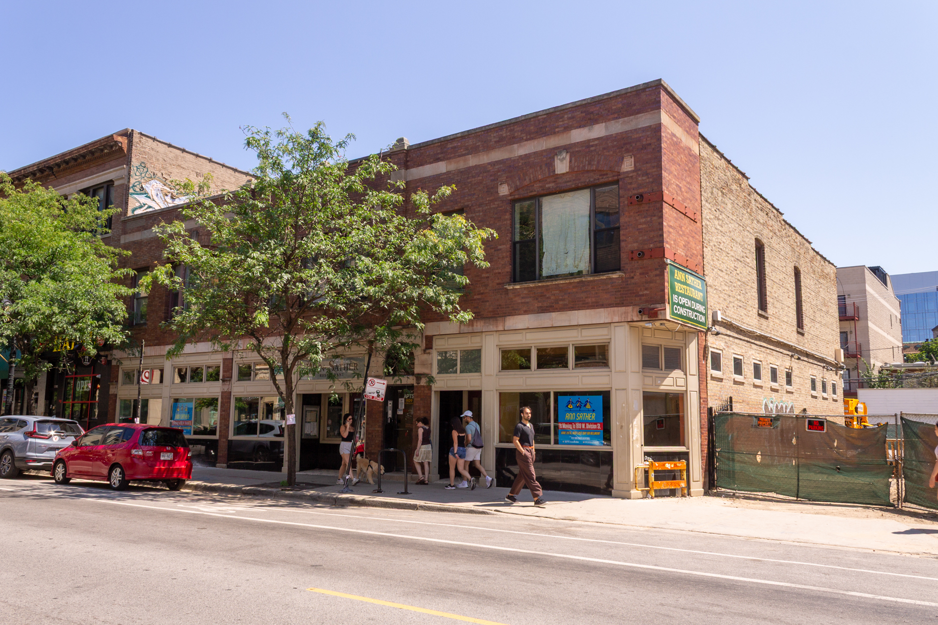909 West Belmont Avenue demolition permitted