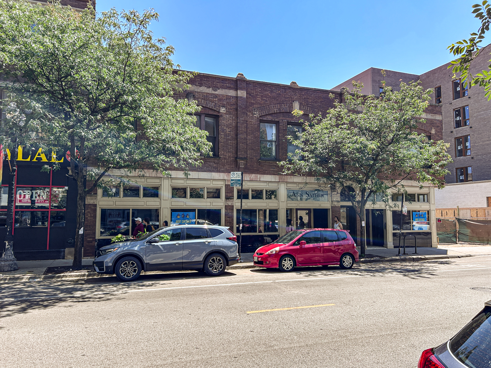 909 West Belmont Avenue demolition permitted