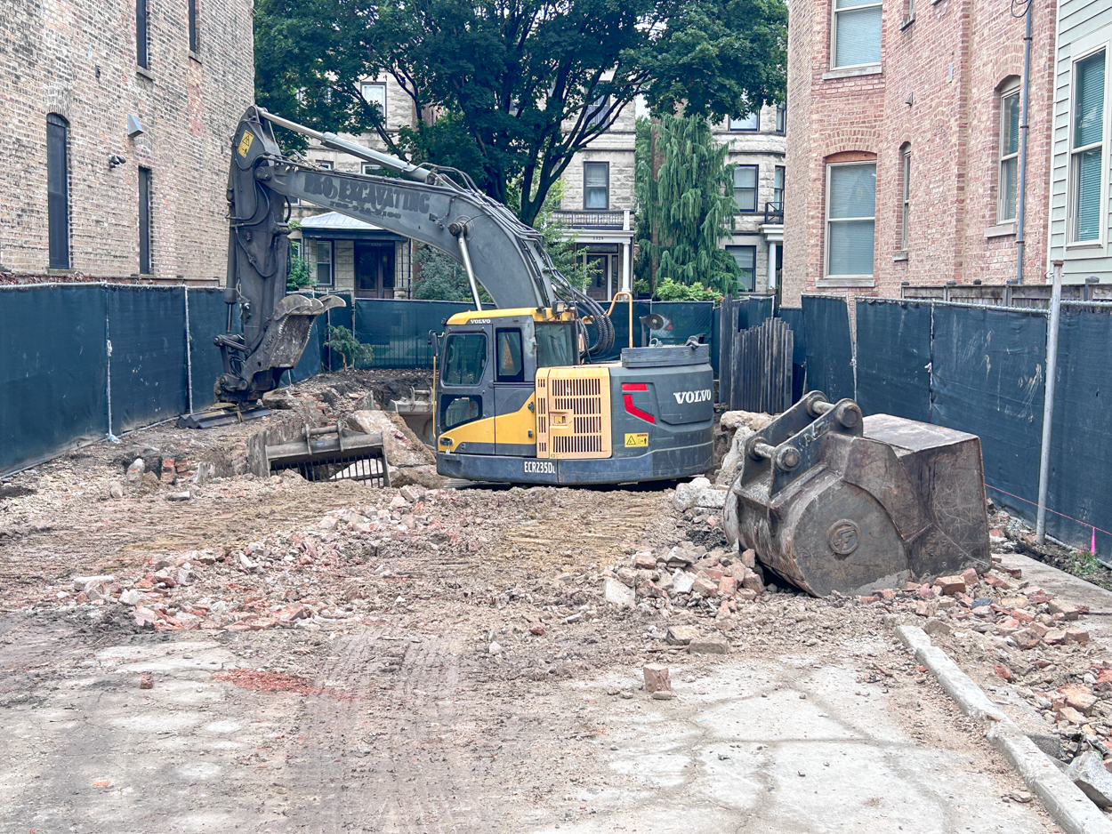 1325 West Cornelia Avenue demolition