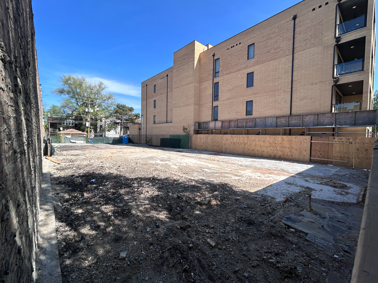 4943 North Damen construction permitted