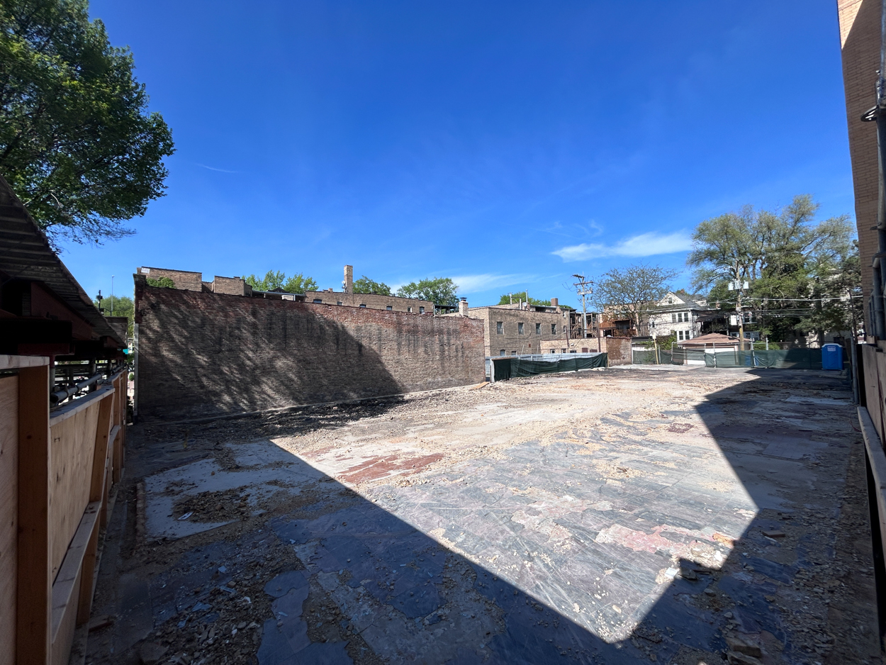 4943 North Damen construction permitted