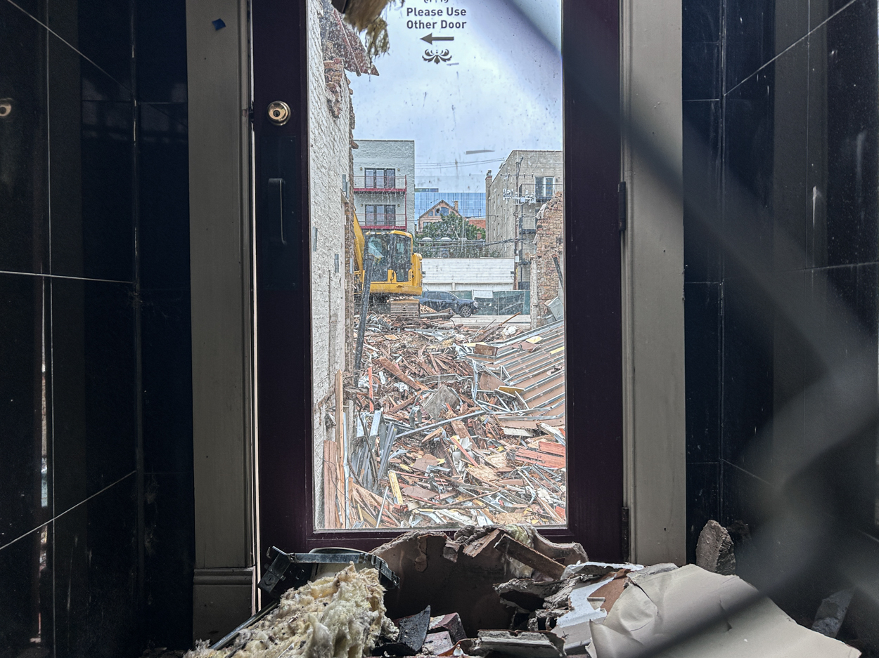 909 West Belmont Avenue demolition