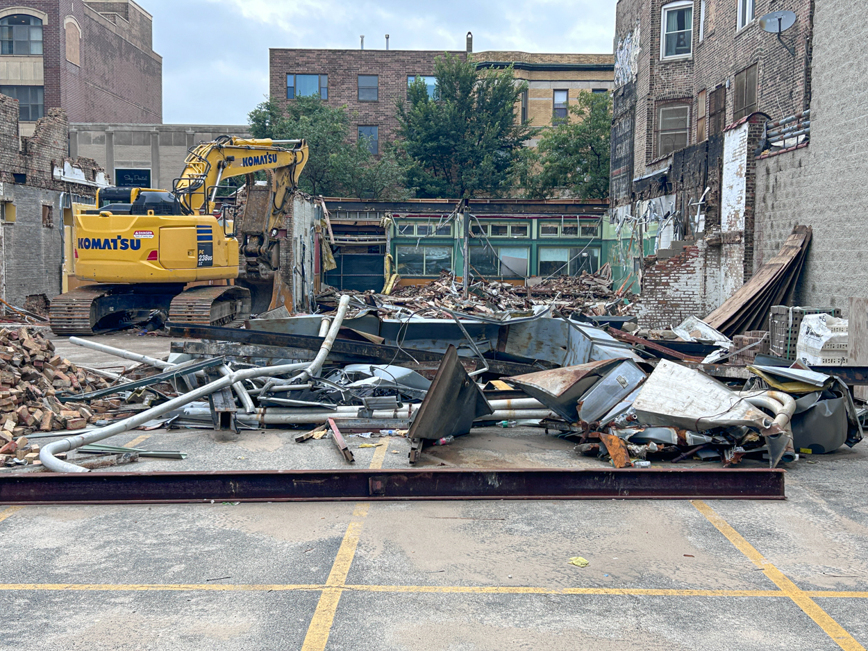 909 West Belmont Avenue demolition