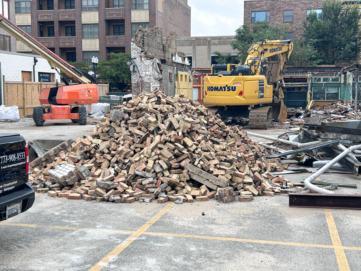 909 West Belmont Avenue demolition