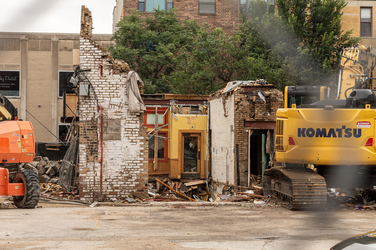 909 West Belmont Avenue demolition