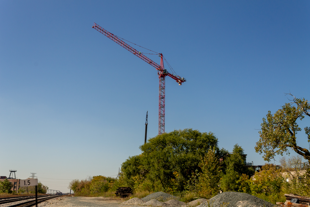 410 North Elizabeth tower crane assembly