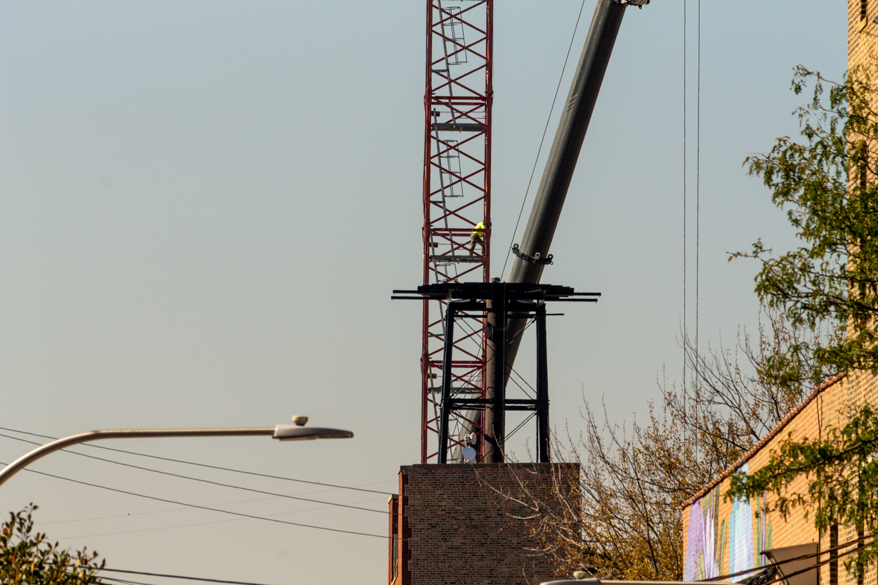 410 North Elizabeth tower crane assembly